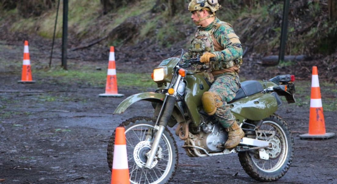 Integrantes del Destacamento de Montaña N.° 9 “Arauco” realizan el Curso Básico de Conducción de Motocicleta