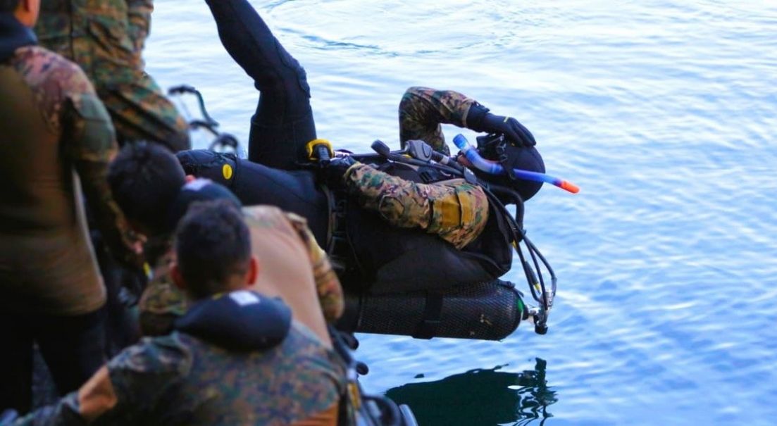 Capacitación para efectivos del Destacamento de Montaña Nº 9 “Arauco” en buceo y navegación