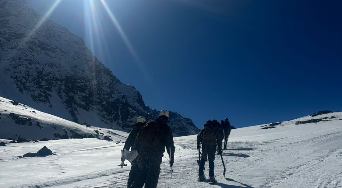 IGM se capacitó en vida y desplazamiento en montaña invernal