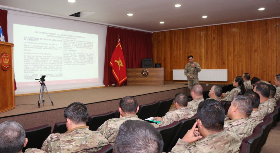 IV División de Ejército fortalece la prevención en la conducción de vehículos institucionales
