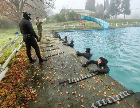 Patrullas de Auxilio y Rescate Militar del Ejército: Incremento de sus capacidades con instrucción de Buzo Autónomo y Patrón de Bote