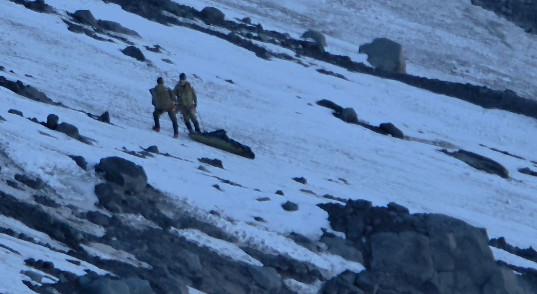 Patrulla de Auxilio y Rescate Militar del Ejército realizó rescate de excursionista en zona glaciar del volcán Osorno