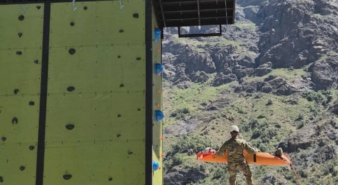 Plan “Nido de Cóndores” avanza con la inauguración de la Torre de Entrenamiento de la Escuela de Montaña