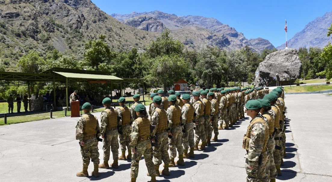 Ejército de Chile conmemora 30 años de la Expedición Militar Cruz del Sur, la primera travesía al Polo Sur