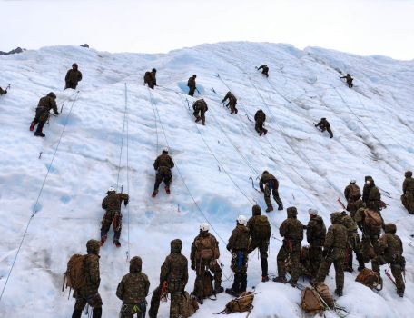 Curso de Montaña 2026 forma instructores especialistas para vivir, desplazarse y combatir en las alturas