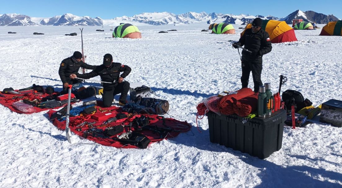 Personal cumple la misión y restaura las operaciones de la Estación Polar Científica Conjunta