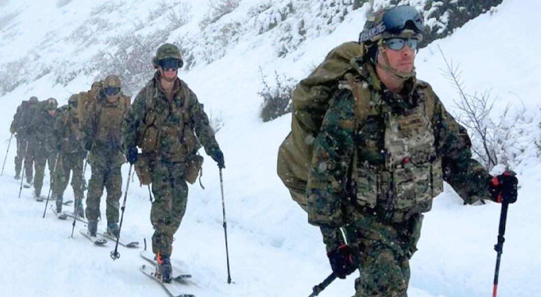 Ejército entrena a sus soldados en operaciones de montaña invernal