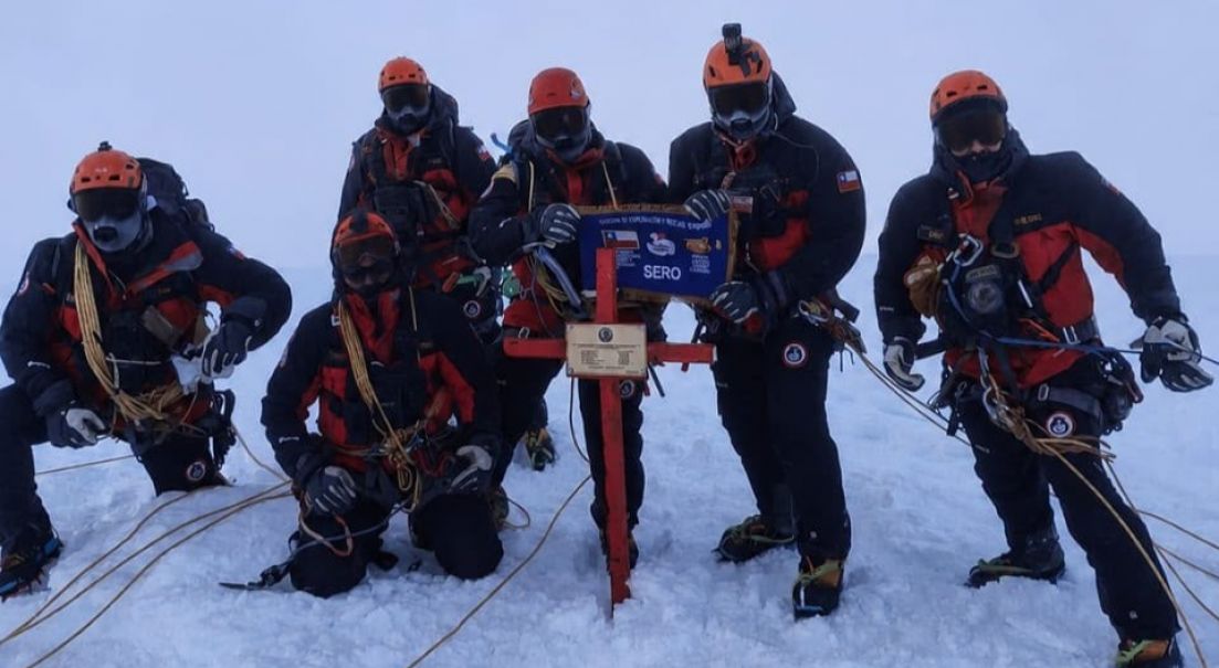 Dotación Antártica Ejército N.º 78 conquista el Monte Ripamonti