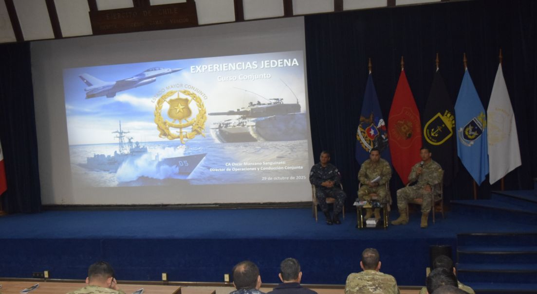 Curso Conjunto de Estado Mayor 2025 participa en seminario “Desafíos para las operaciones conjuntas en los conflictos actuales”